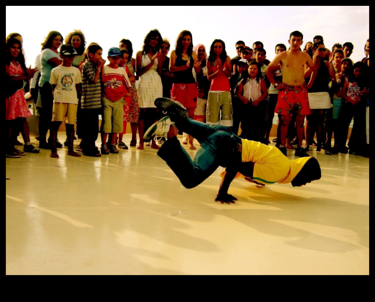 Feline Freestyle Συνέχεια: Ρουτίνες χορού για γάτες και ιδιοκτήτες